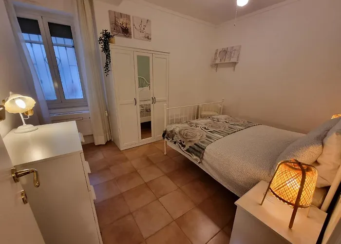 La Casa Di Ari Apartman *